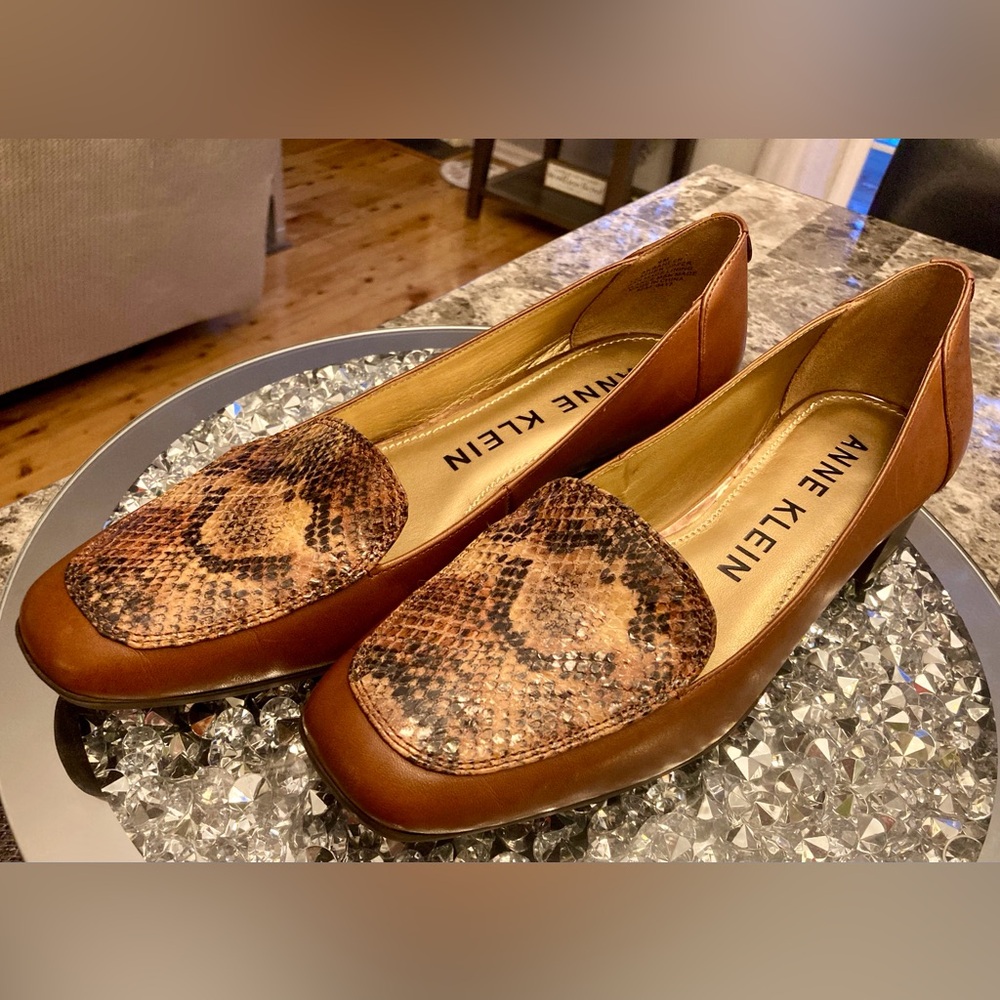 Anne Klein Autumn Cognac Country Western Leather Rattlesnake Print Loafer SZ 9